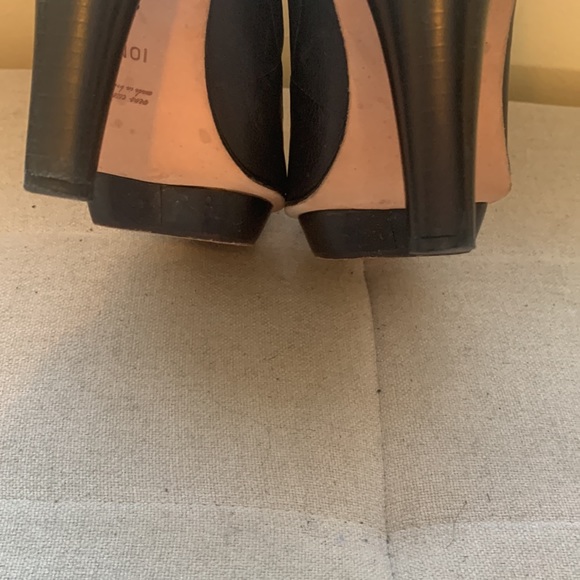 BCBG MAXAZRIA Women's Black Platform Booties Zip Back Size 10 - Picture 15 of 16